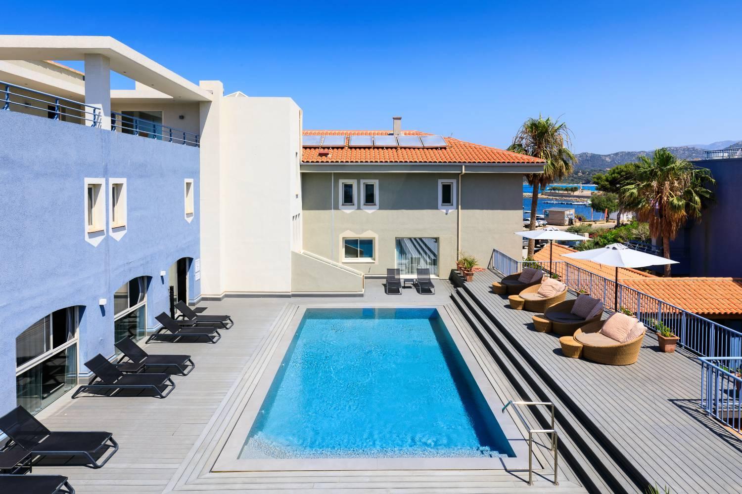 Piscine extérieure | Résidence Santa Maria à l'Île-Rousse